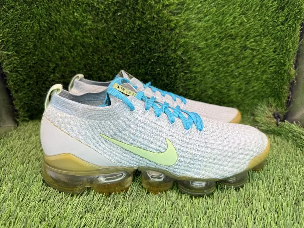 Nike Air VaporMax 3 DC2051-001 Athletic Sneaker Women's 10 Gray Knit Gym Sports